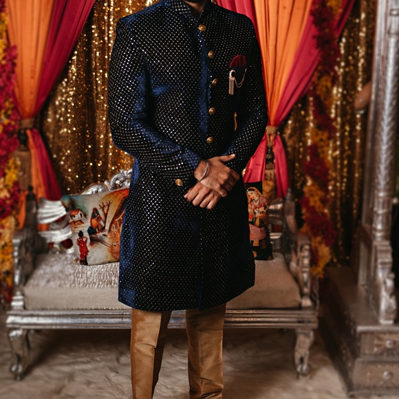 SALE ✂️ Midnight Blue & Gold Men’s Indian Sherwani - Picture 3 of 3